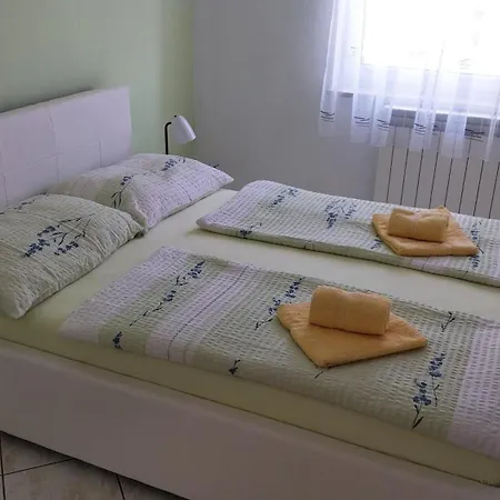 Apartment Jan 5 Pula